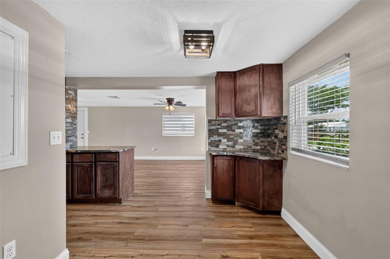 1111 Dora Avenue, Tavares, FL 32778 Photo