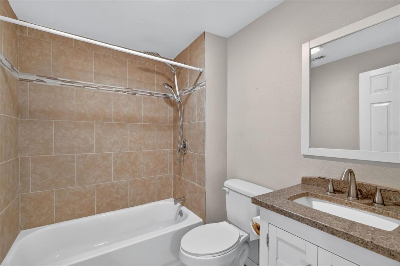 1111 Dora Avenue, Tavares, FL 32778 Photo