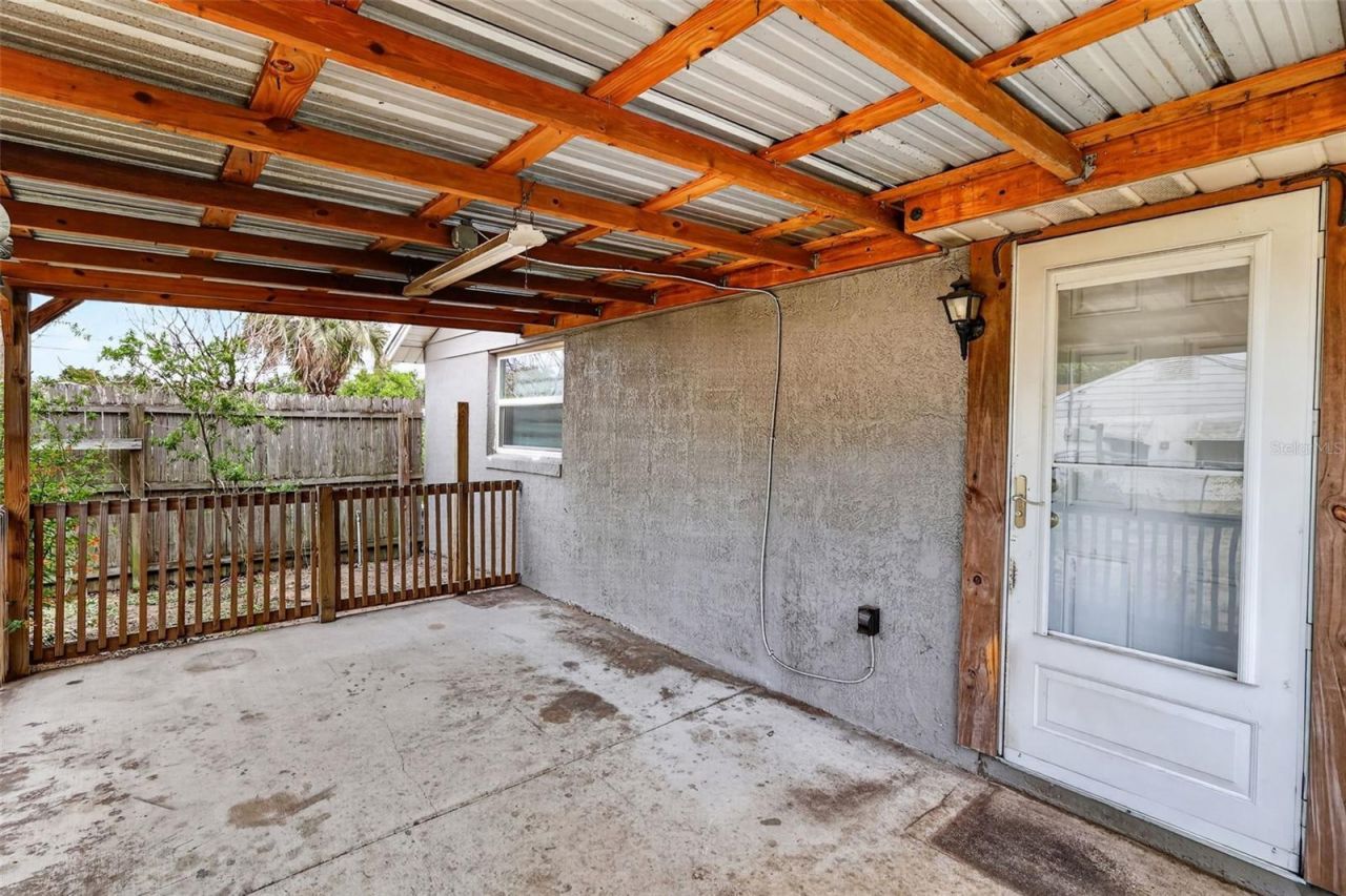 1111 Dora Avenue, Tavares, FL 32778 Photo