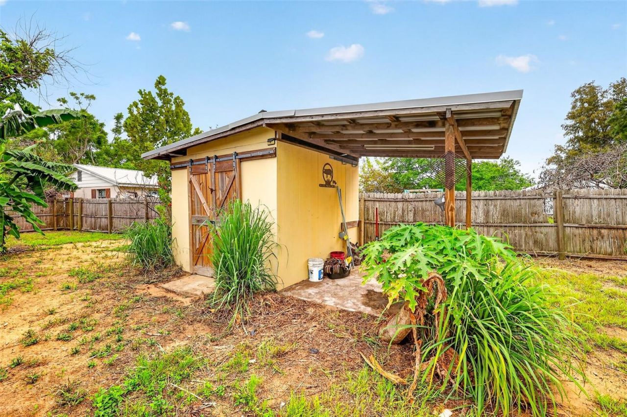 1111 Dora Avenue, Tavares, FL 32778 Photo