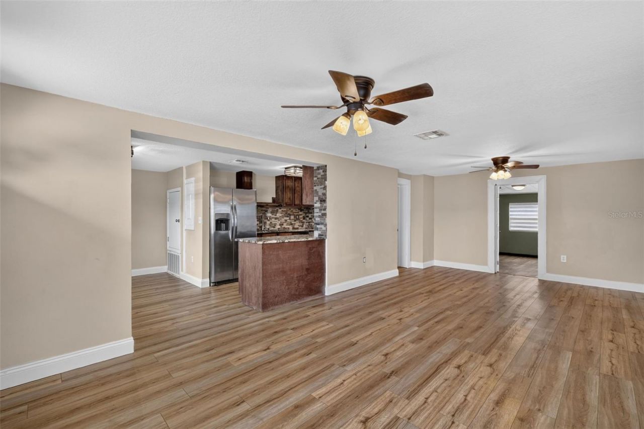 1111 Dora Avenue, Tavares, FL 32778 Photo