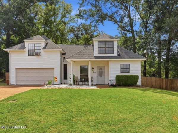 429 Vining Court, Byram, MS 39272