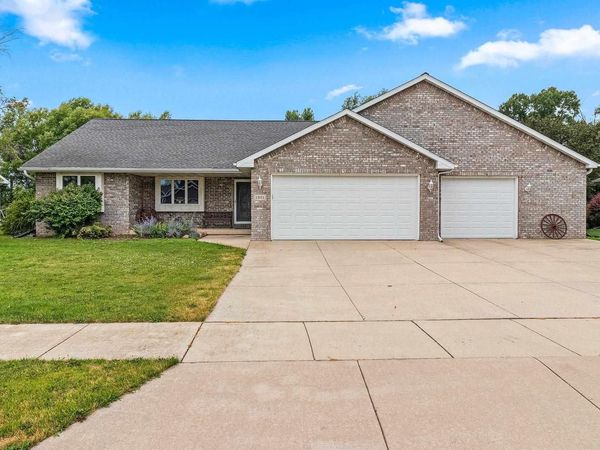 1901 SHERRY LANE, Kaukauna, WI 54130