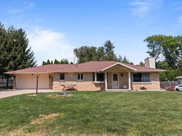 630 W CAPITOL DRIVE, Appleton, WI 54911