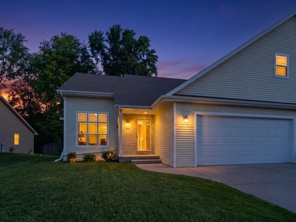 2292 SOUTHERN CROSS ROAD, Green Bay, WI 54303