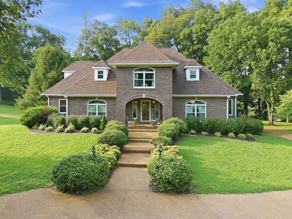 301 Kippsford Pond Rd , Columbia, TN 38401