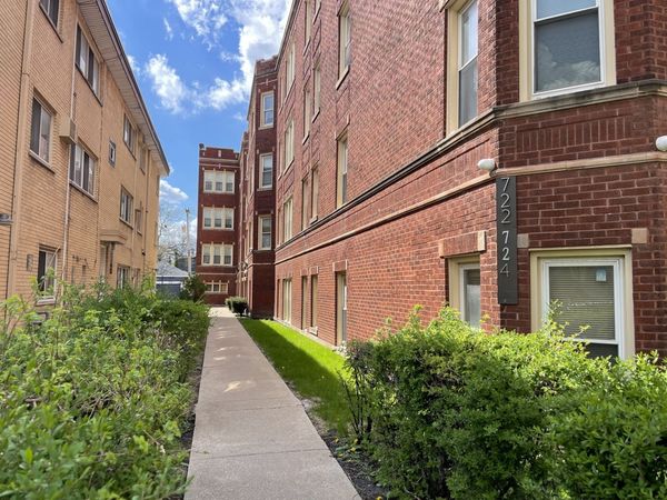 722 N AUSTIN Boulevard, Unit 1E, Oak Park, IL 60302