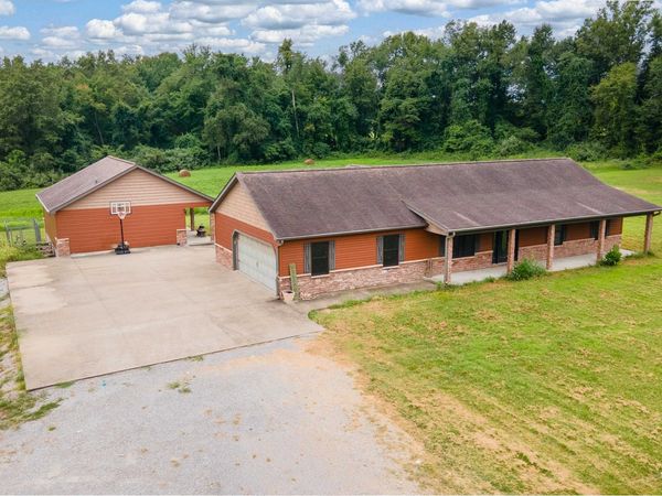 11203 MURRAH Road, Marion, IL 62959