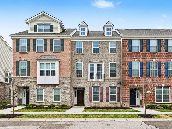 2733 S Spurway Drive, Ann Arbor, MI 48105