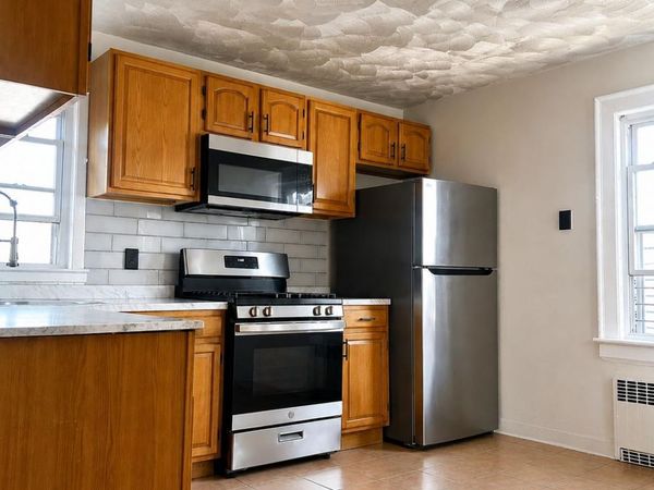 94 W End Avenue , Inwood, NY 11096