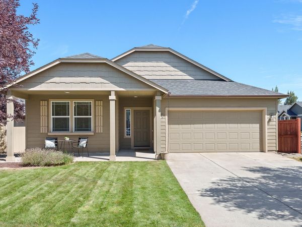 3301 NW Cedar Avenue, Redmond, OR 97756