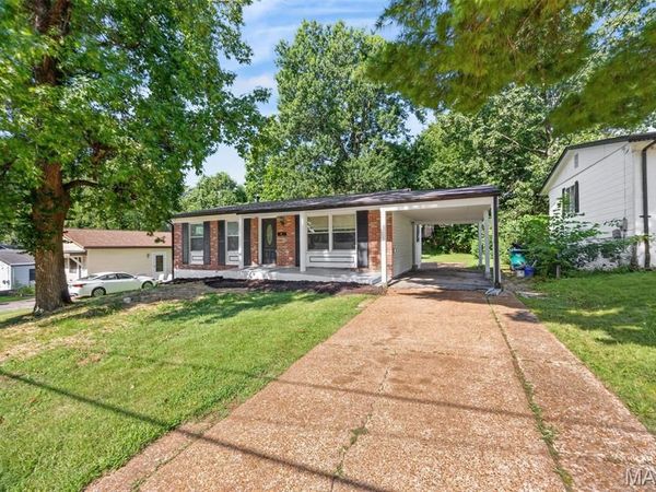 609 N Elm Avenue , Webster Groves, MO 63119