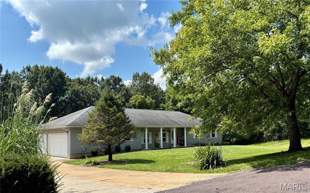 15 Oak Valley Drive , Washington, MO 63090 Main Photo