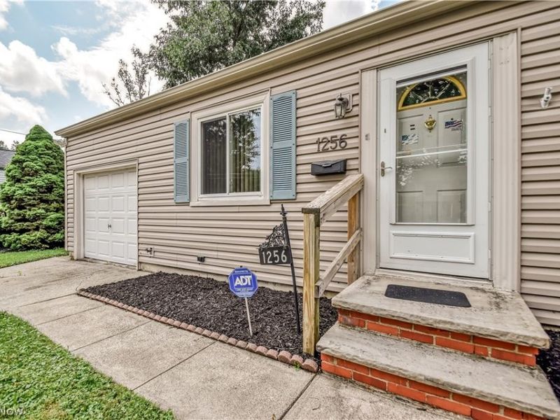 1256 E 331st Street, Eastlake, OH 44095 Photo 4