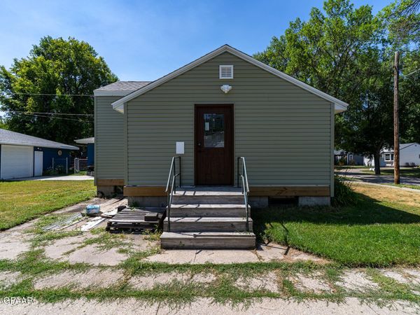 2021 12TH AVE N, Grand Forks, ND 58203