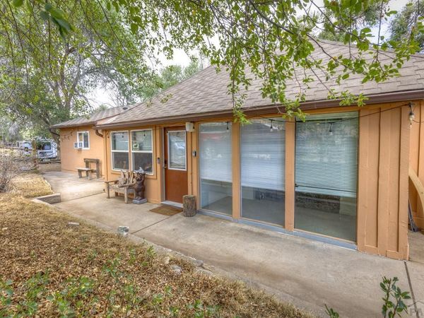 708 W 10th St, Walsenburg, CO 81089