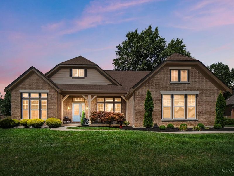 1584 Hawk Ridge Drive, Maineville, OH 45039 Photo 2