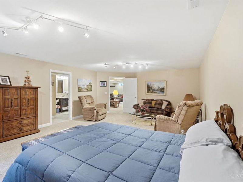 1584 Hawk Ridge Drive, Maineville, OH 45039 Photo 54