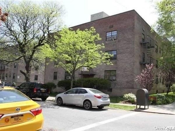 78-43 147 Street , Unit 2V, Kew Garden Hills, NY 11367