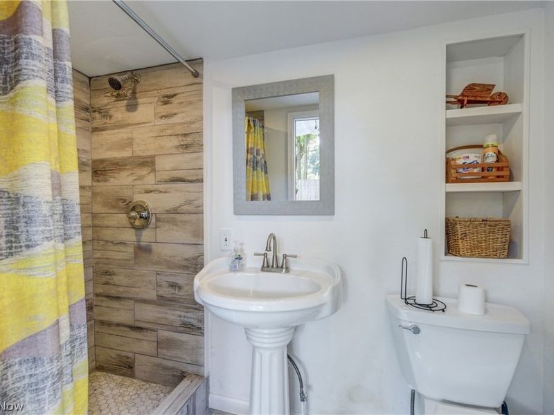 3809 Revere Court, Cleveland, OH 44109 Photo 16