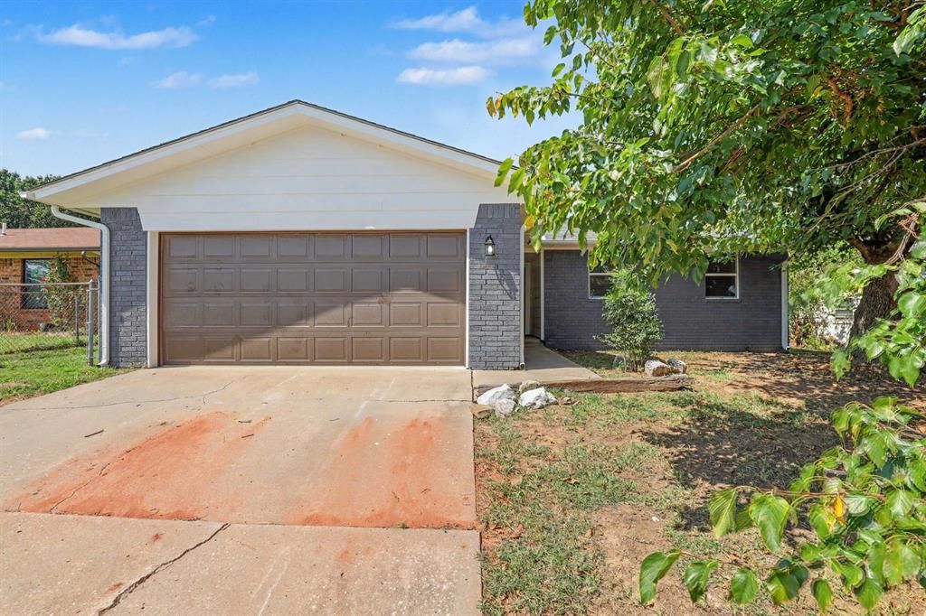 2012 Mary Avenue, Seminole, OK 74868 Main Photo
