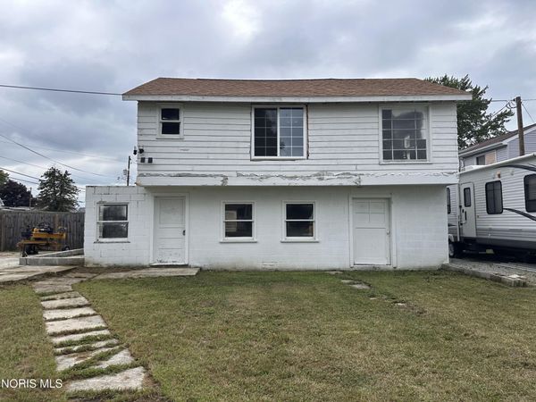 801 S Wood Street , Fostoria, OH 44830
