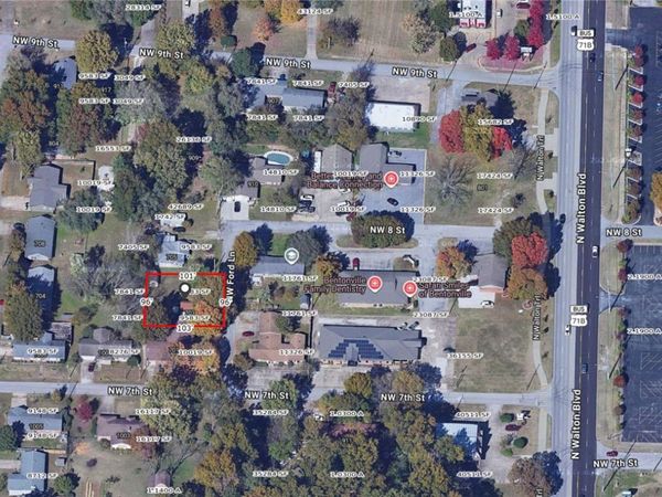 703 NW Ford Lane , Bentonville, AR 72712