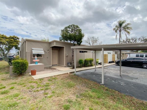 2242 PINEWOOD VILLAS DRIVE , HOLIDAY, FL 34691