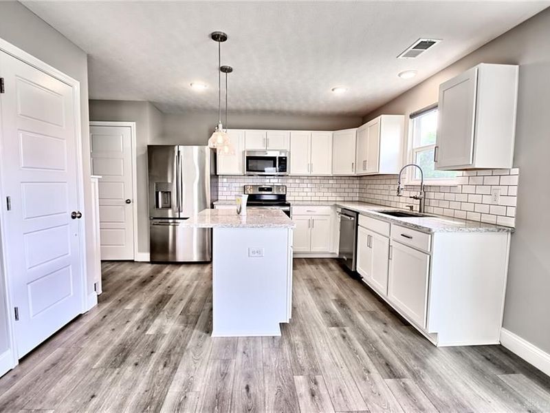 1097 Marty Lee Lane, Carlisle, OH 45005 Photo 18