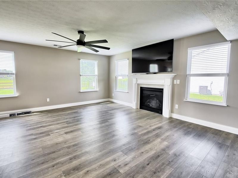 1097 Marty Lee Lane, Carlisle, OH 45005 Photo 9