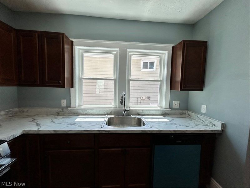 3918 Martin Luther King Jr Drive, Cleveland, OH 44105 Photo 10