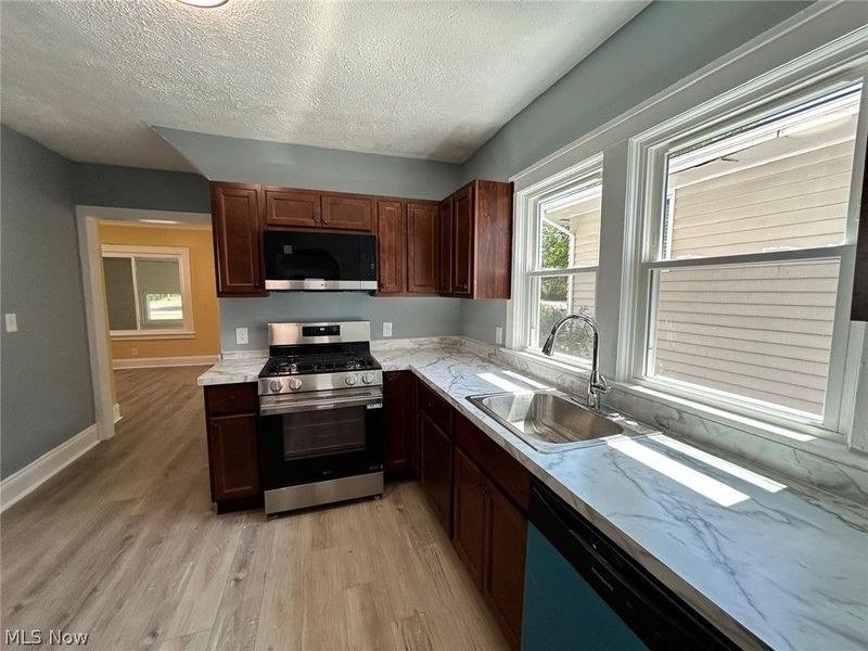 3918 Martin Luther King Jr Drive, Cleveland, OH 44105 Photo 9