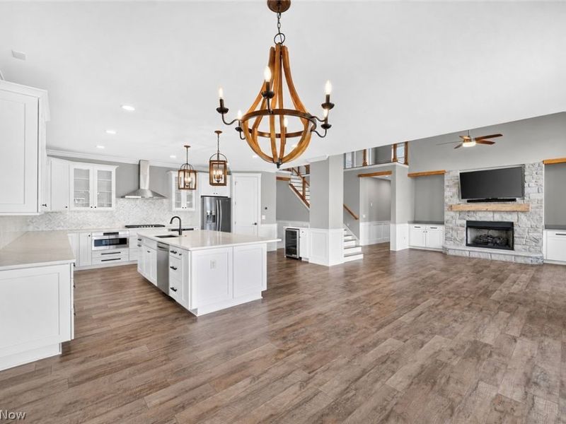 4286 Saint Theresa Boulevard, Avon, OH 44011 Photo 12