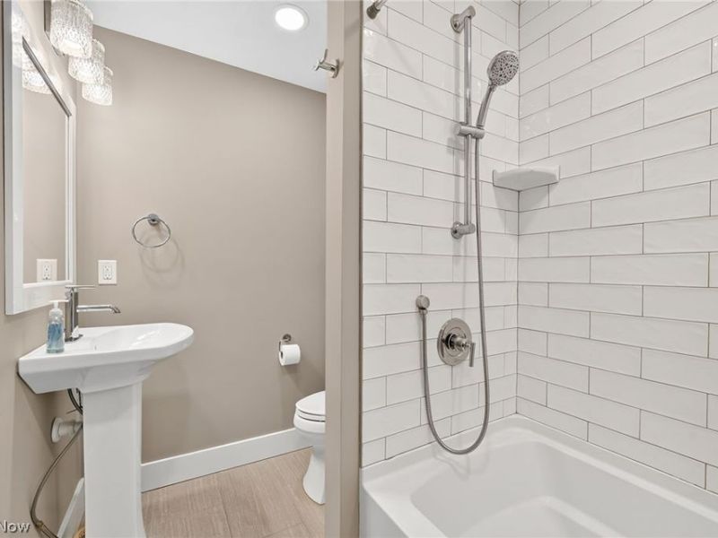 4286 Saint Theresa Boulevard, Avon, OH 44011 Photo 29