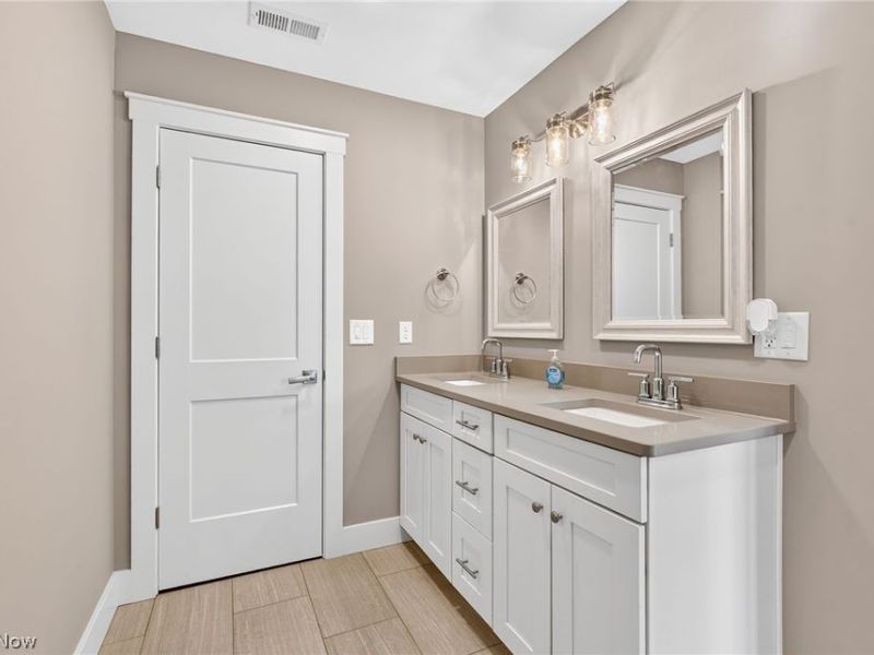 4286 Saint Theresa Boulevard, Avon, OH 44011 Photo 32