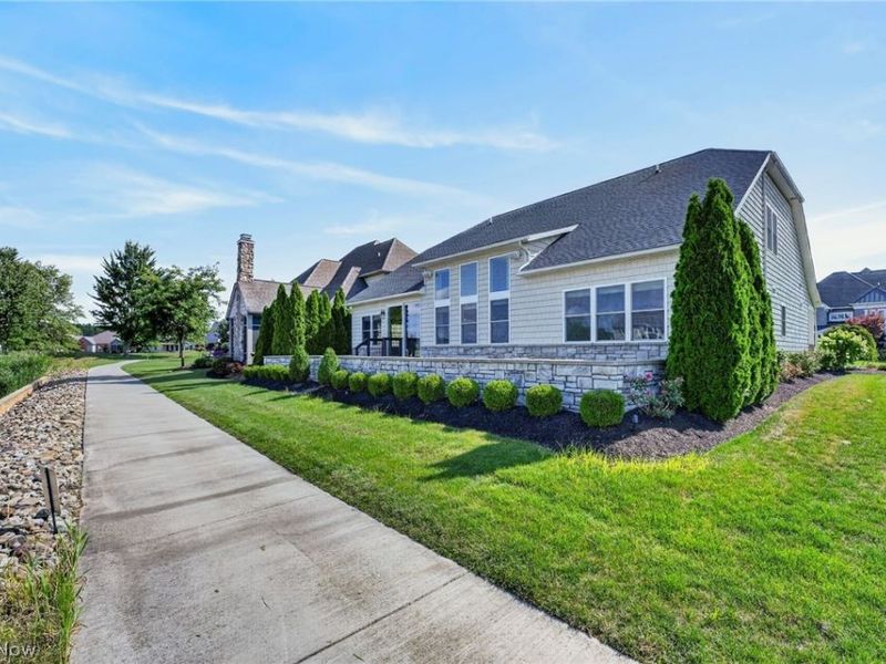 4286 Saint Theresa Boulevard, Avon, OH 44011 Photo 45