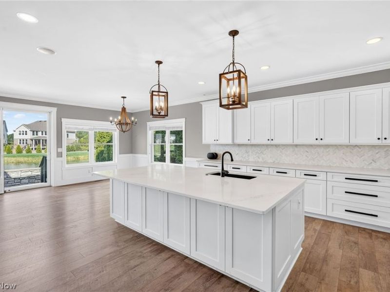4286 Saint Theresa Boulevard, Avon, OH 44011 Photo 9