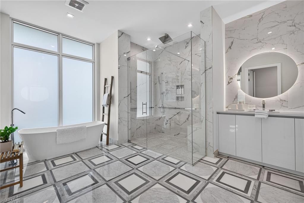 1165 8th St S, Unit #302, Naples, FL 34102 Photo