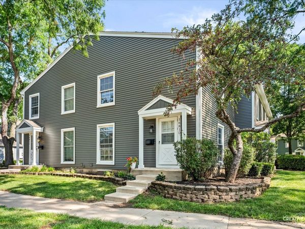 1681 Ashburn Court, Unit D, Wheaton, IL 60189