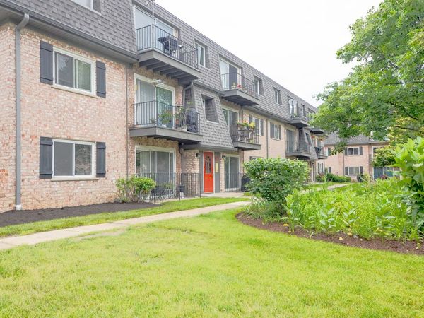 916 S Plum Grove Road , Unit 223, Palatine, IL 60067