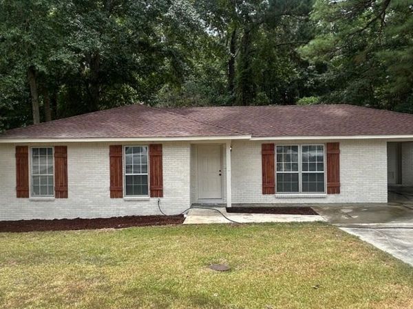 1401 Dan St., Prentiss, MS 39474