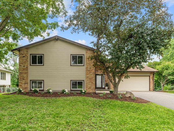 6589 E Fish Lake Road , Maple Grove, MN 55369