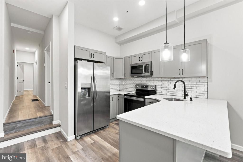623 W Oxford Street, Unit 1, Philadelphia, PA 19122 Main Photo