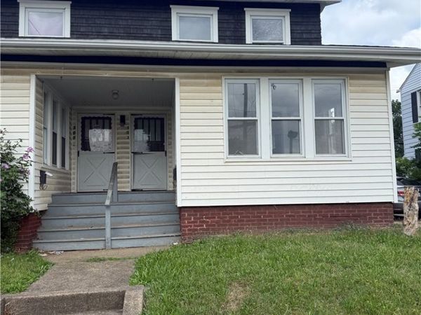 301-303 Roslyn Avenue NW, Unit 303, Canton, OH 44708