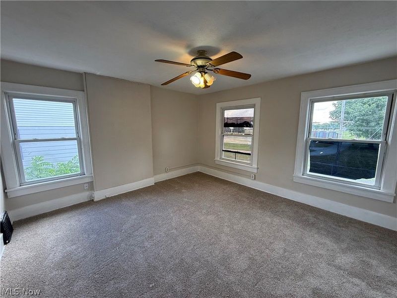 301-303 Roslyn Avenue NW, Unit 303, Canton, OH 44708 Photo 11