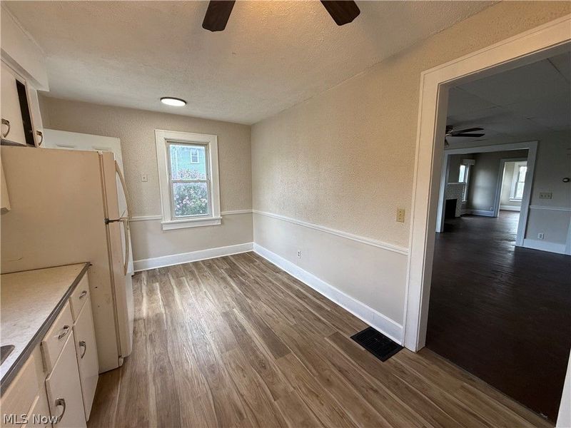 301-303 Roslyn Avenue NW, Unit 303, Canton, OH 44708 Photo 4