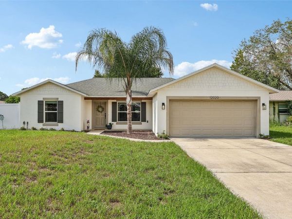 12020 VIRGINIA DRIVE , LEESBURG, FL 34788