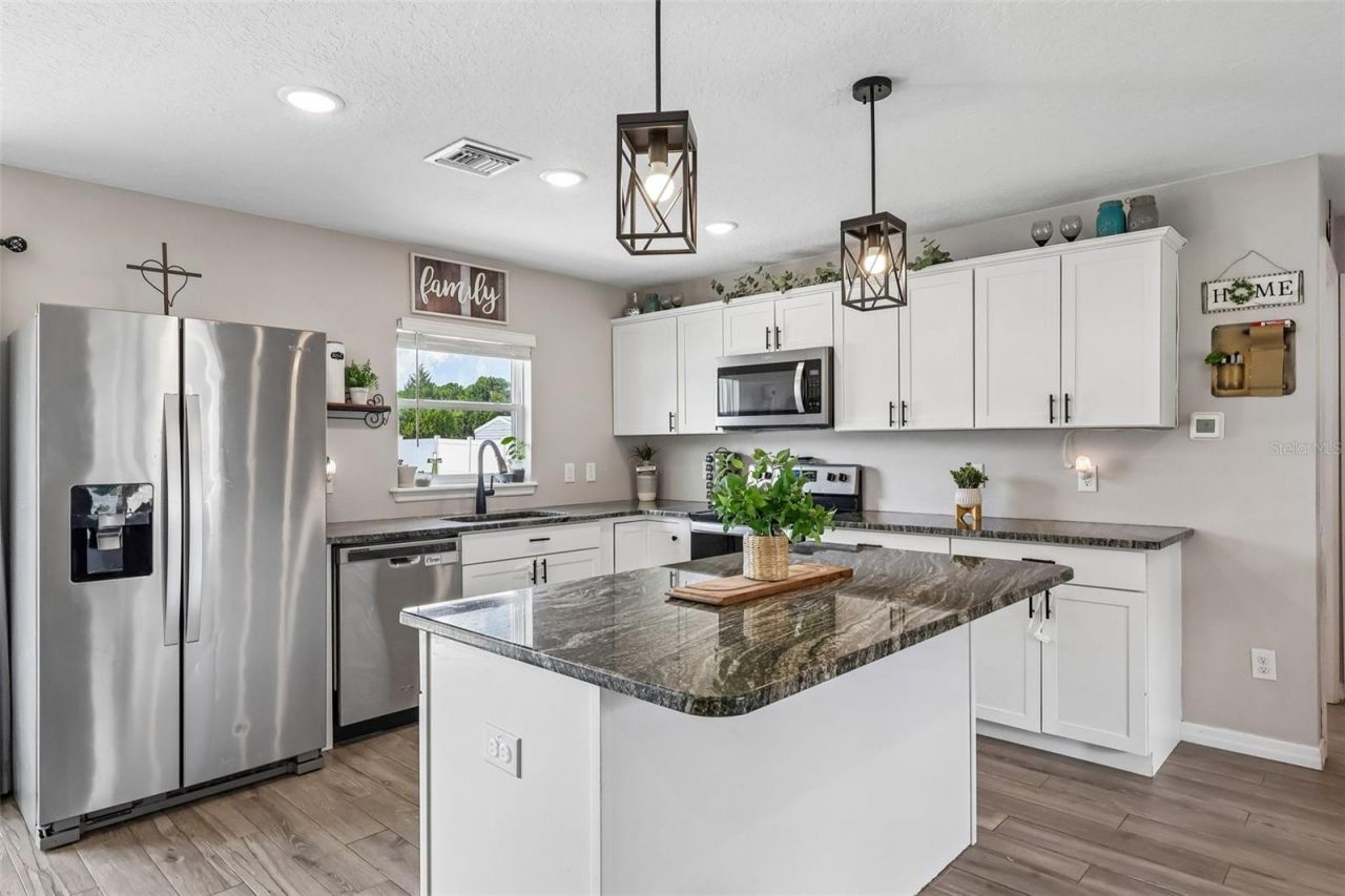 12020 Virginia Drive , Leesburg, FL 34788 Photo