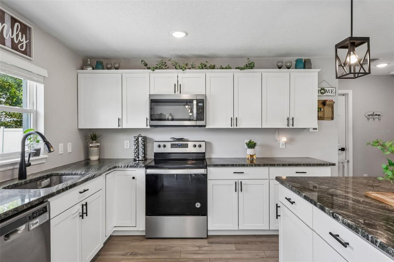 12020 Virginia Drive , Leesburg, FL 34788 Photo
