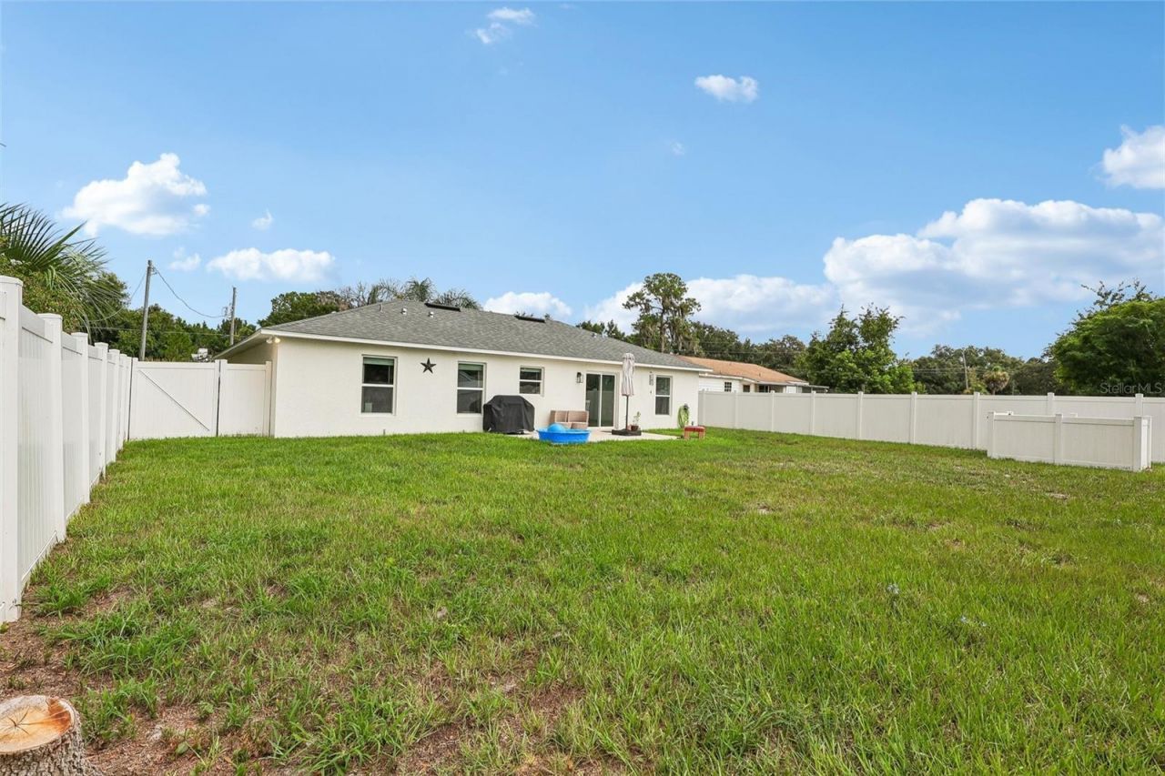 12020 Virginia Drive , Leesburg, FL 34788 Photo
